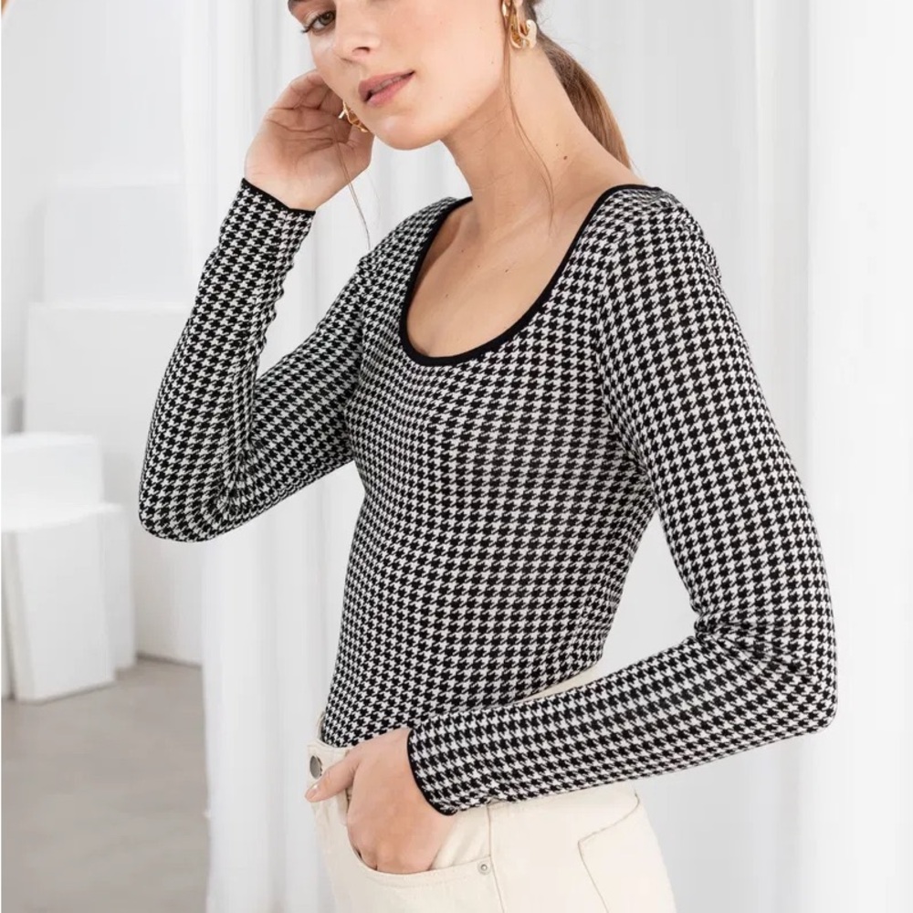 & Other Stories Black and White Houndstooth Long Sleeve Top